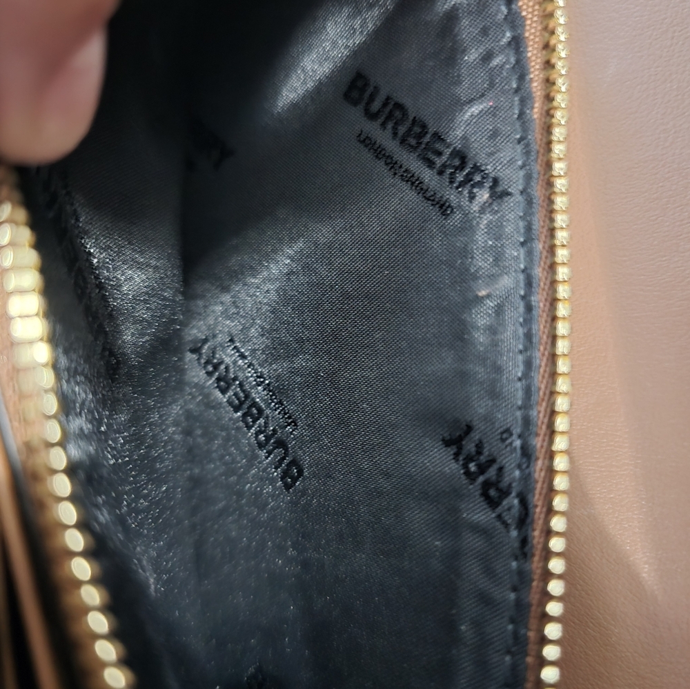 ‼️SOLD‼️Burberry Henley Logo Crossbody Bag - Picture 4 of 8
